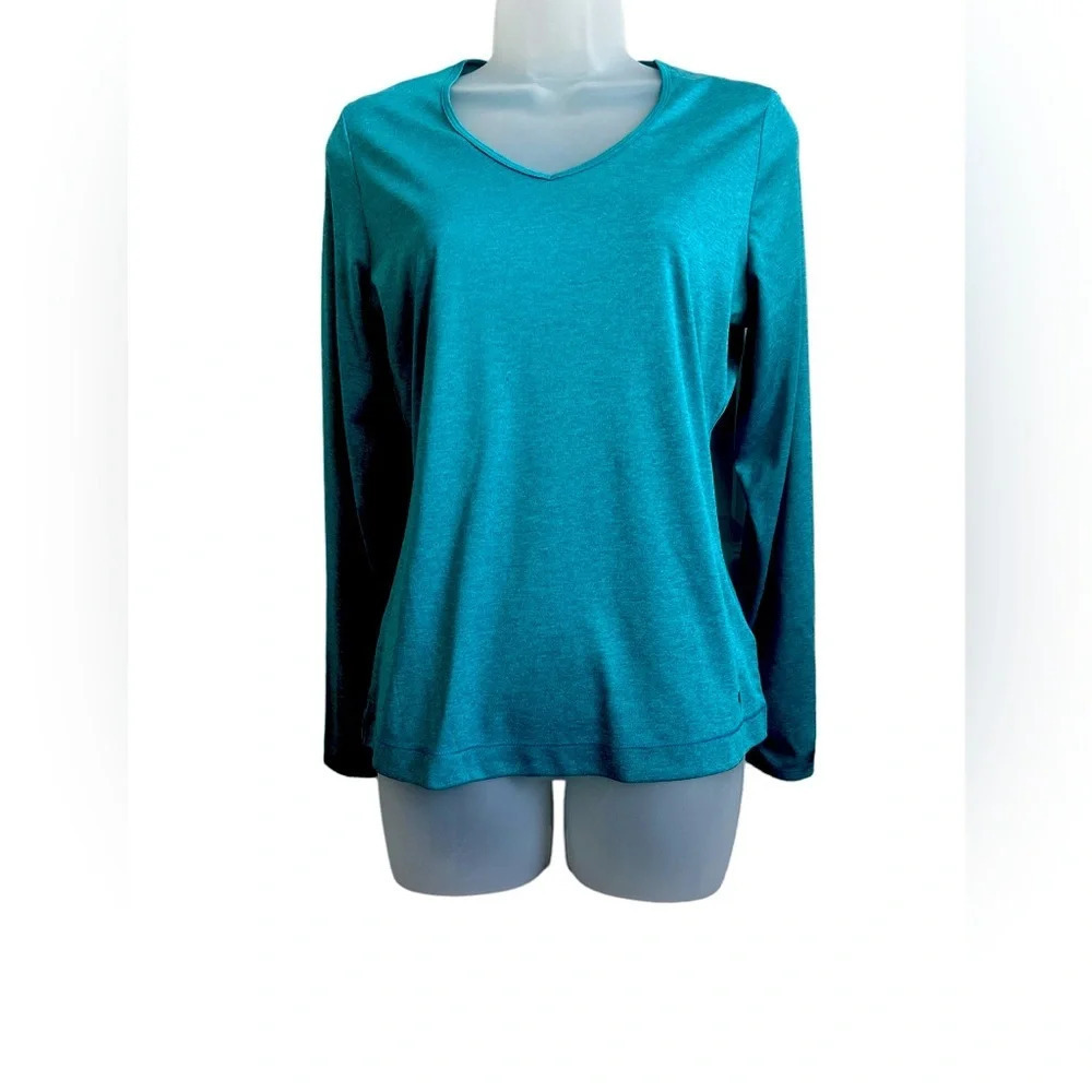 Ladies Mountain Hardwear Long Sleeve Technical Crew Top, Size Medium